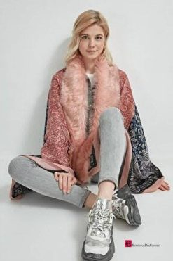 Pink Fur Classic Poncho - Boutique Des Femmes