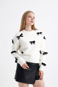 White Bow Detailed Sweater